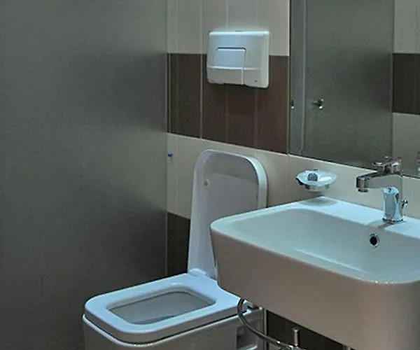 מלון Vila Kerciku 3*