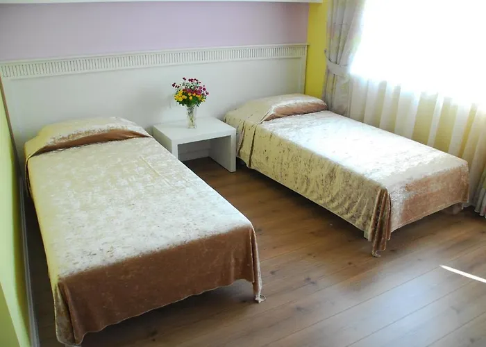 מלון Vila Kerciku טיראנה